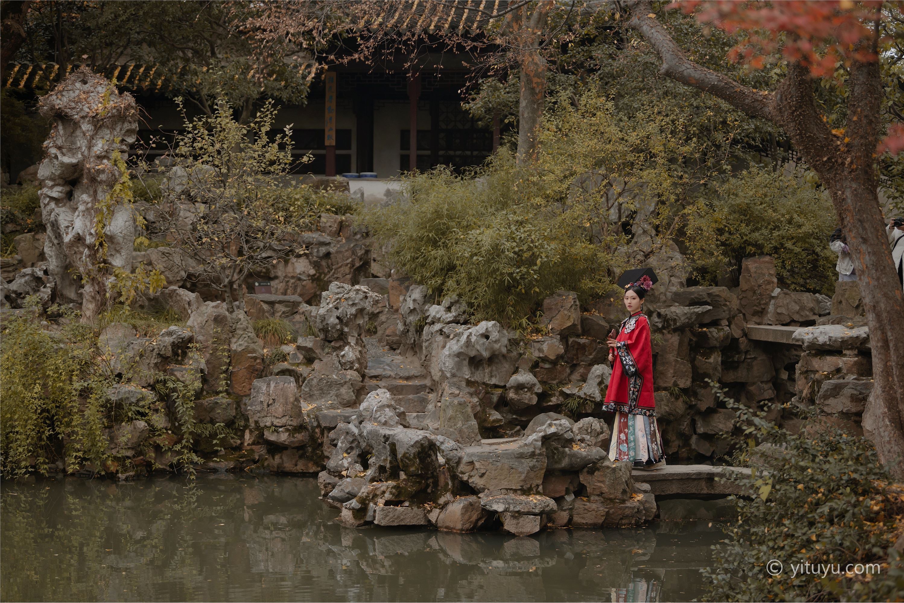 YITUYU艺图语 2021.08.10 晚秋 苏苏